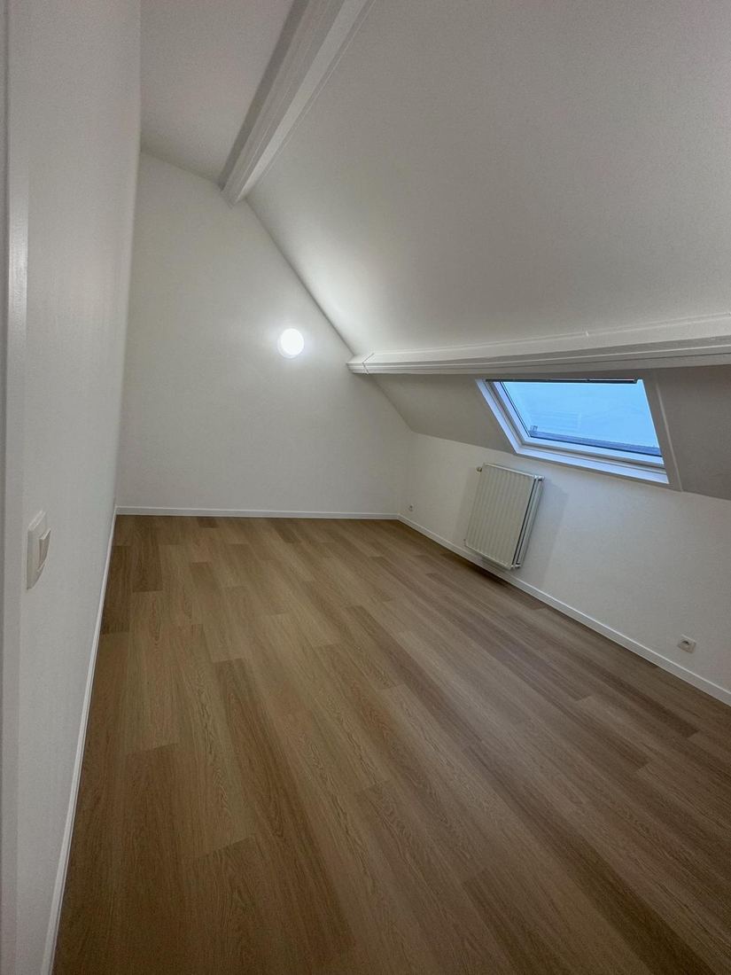 Gerenoveerde zolderkamer