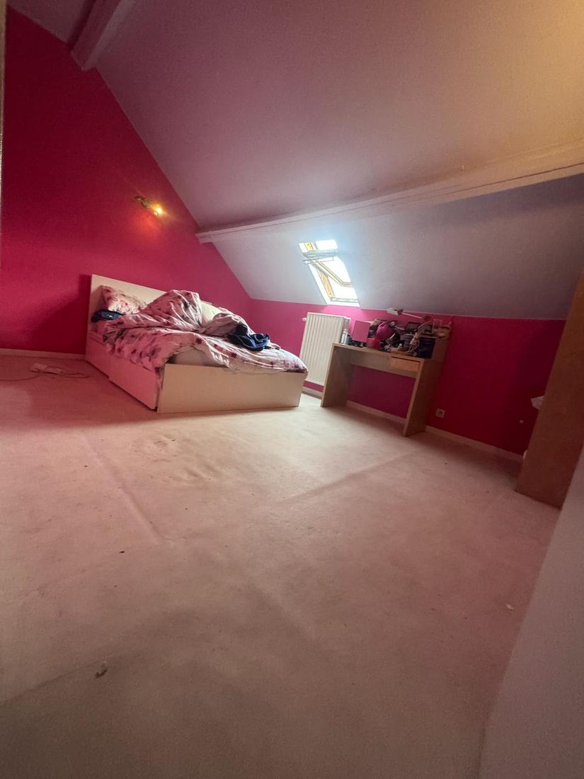 Zolderkamer vóór renovatie